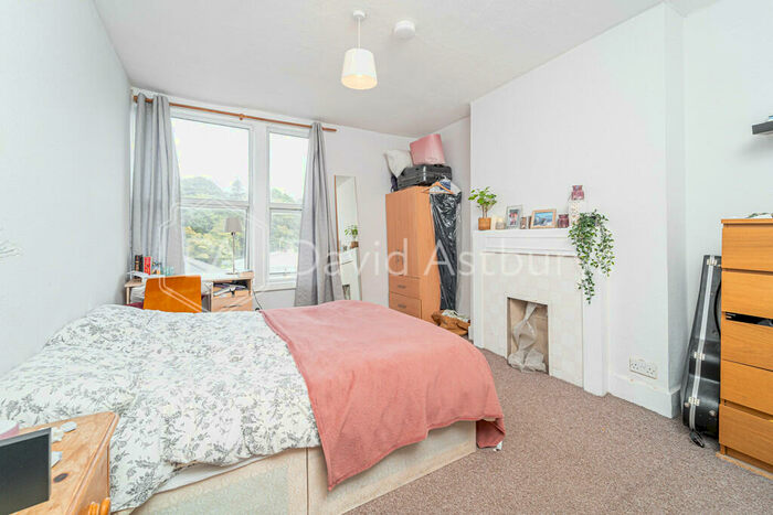 3 Bedroom Apartment To Rent In Archway Road, Highgate, London, N6