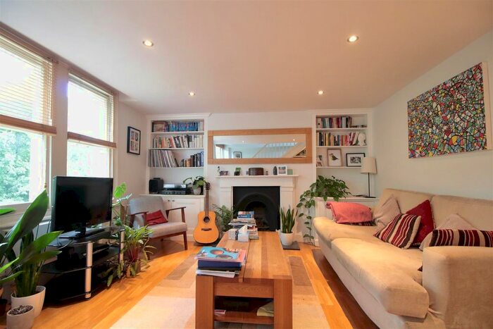 2 Bedroom Flat To Rent In Josephine Avenue, London, SW2