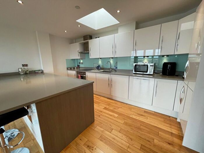 2 Bedroom Flat To Rent In Fretwell House, Southgate, N14