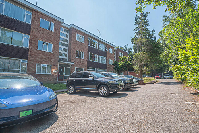 2 Bedroom Apartment For Sale In Richmond Close, Handsworth Wood, B20