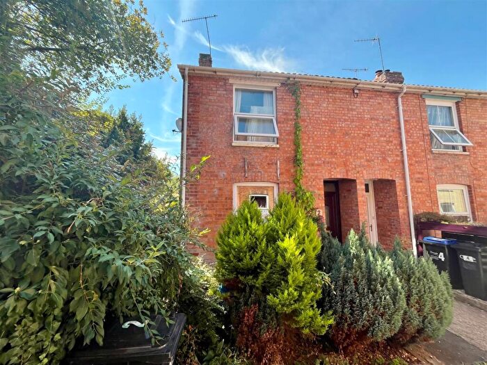 2 Bedroom End Of Terrace House For Sale In Riverside, Wilton, Salisbury, SP2
