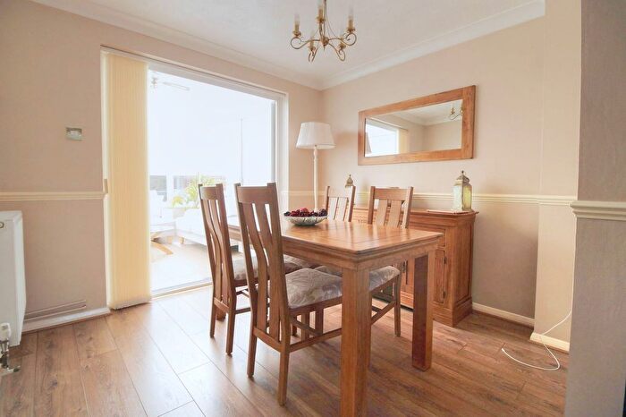 4 Bedroom Detached House For Sale In Grasmere Close, Eastbourne, BN23