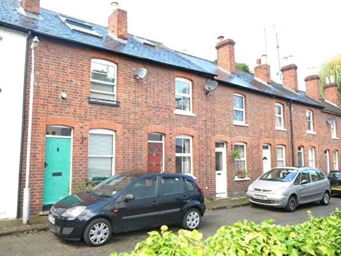 3 Bedroom Terraced House To Rent In Queens Cottages, Reading, Berkshire, RG1