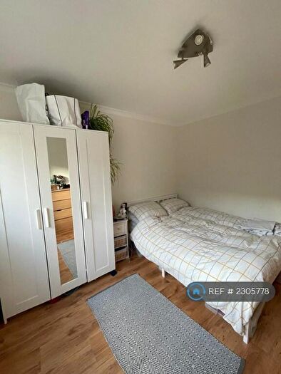 3 Bedroom Flat To Rent In Patrick Connolly Gardens, London, E3