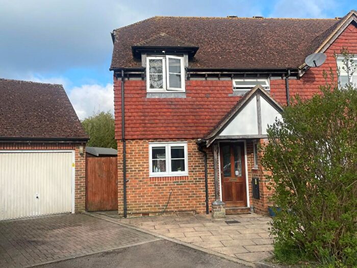 3 Bedroom End Of Terrace House For Sale In Orchard Close, GU8