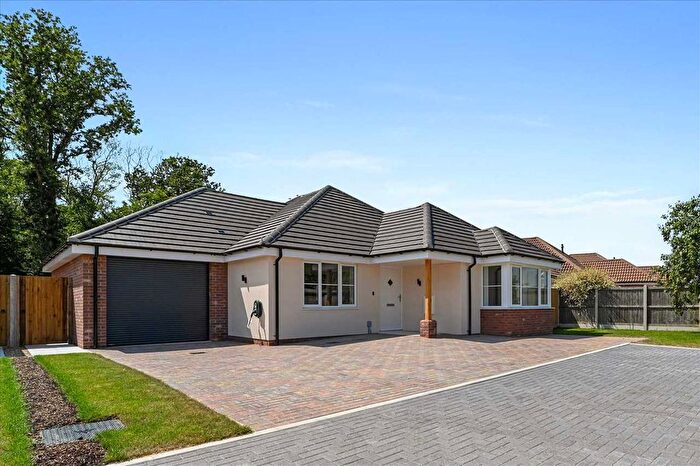 3 Bedroom Bungalow For Sale In Church Road, Brightlingsea, Colchester, CO7