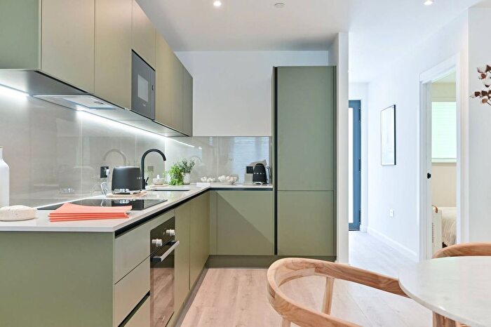 1 Bedroom Flat To Rent In Rufus Lodge, Earlsfield, Wimbledon, SW18