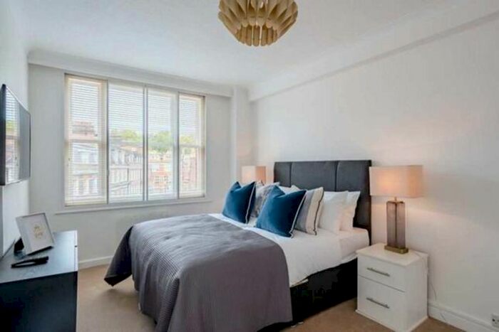 1 Bedroom Flat To Rent In Flat Hill Street, Mayfair, W1J