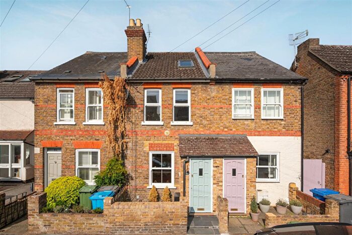 3 Bedroom Terraced House For Sale In Bourne Avenue, Windsor, SL4