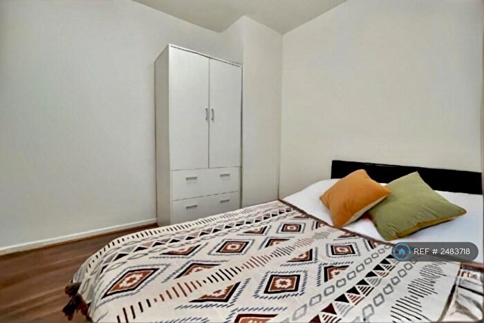 1 Bedroom Flat To Rent In Victoria Park Avenue, Leeds, LS13