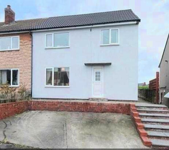 3 Bedroom Property To Rent In Dorset Drive, Brimington, Chesterfield, S43