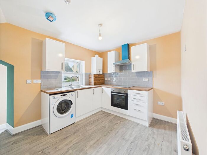 2 Bedroom Maisonette To Rent In West Buildings, Worthing, BN11