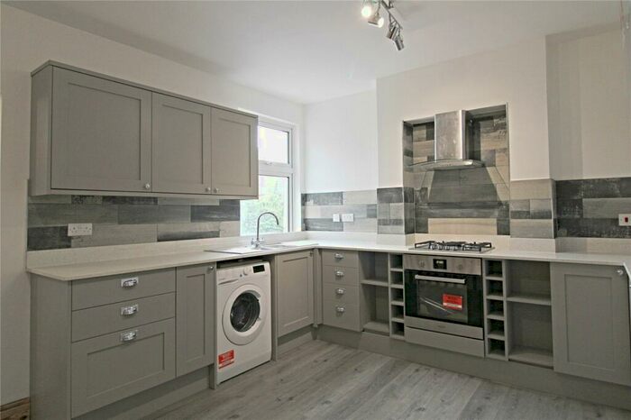 2 Bedroom Apartment To Rent In Dartnell Road, Croydon, CR0