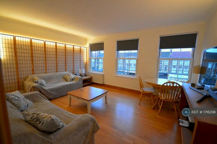 1 Bedroom Flat To Rent In Cockfosters Road, Barnet, EN4