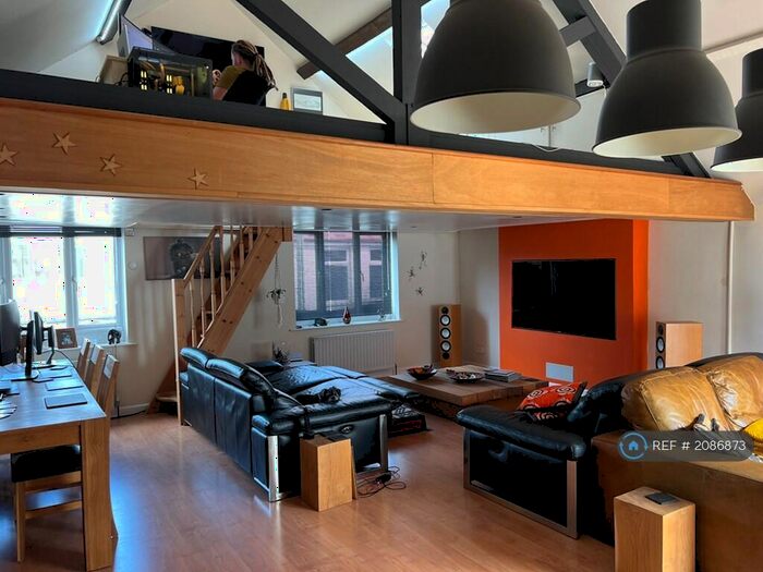 3 Bedroom Detached House To Rent In The High Street, Lee-On-The-Solent, PO13