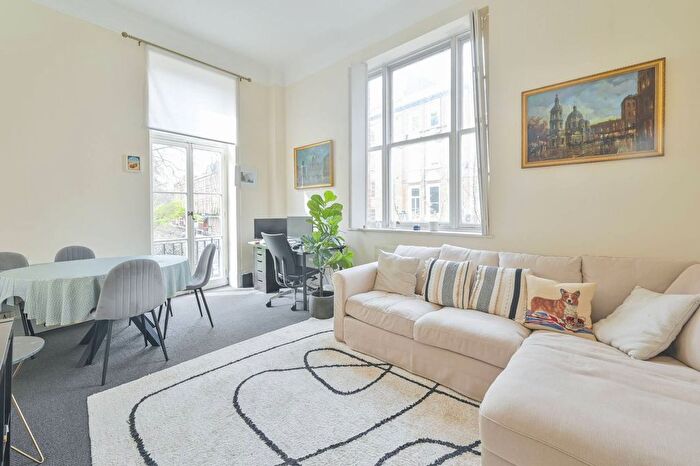2 Bedroom Flat For Sale In Nevern Square, Earls Court, London, SW5