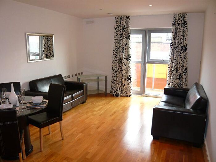 2 Bedroom Apartment To Rent In The Lock, City Centre, M1