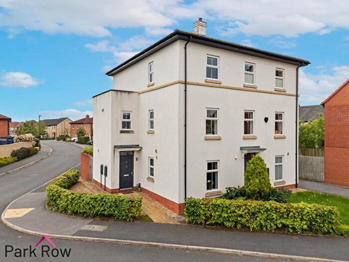 4 Bedroom Semi Detached House For Sale In Fairfield Link, Sherburn In Elmet, Leeds, LS25