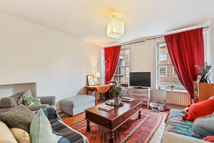 2 Bedroom Apartment To Rent In Mulberry House, Victoria Park Square, London, E2