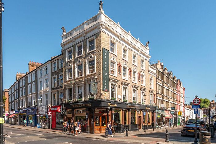 2 Bedroom Flat To Rent In Earls Court, Earls Court, London, SW5