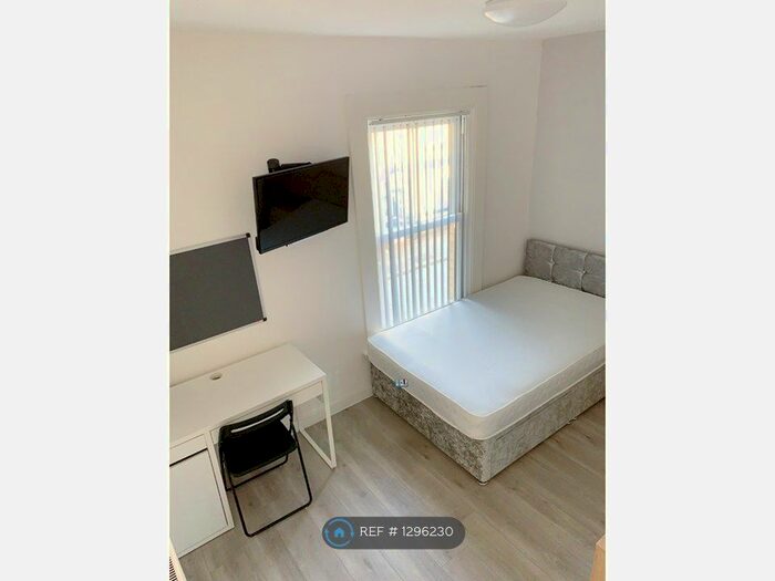 3 Bedroom Terraced House To Rent In Renfrew Street, Liverpool L7