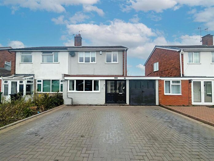 3 Bedroom Semi Detached House For Sale In Amblecote Road, Brierley Hill, DY5