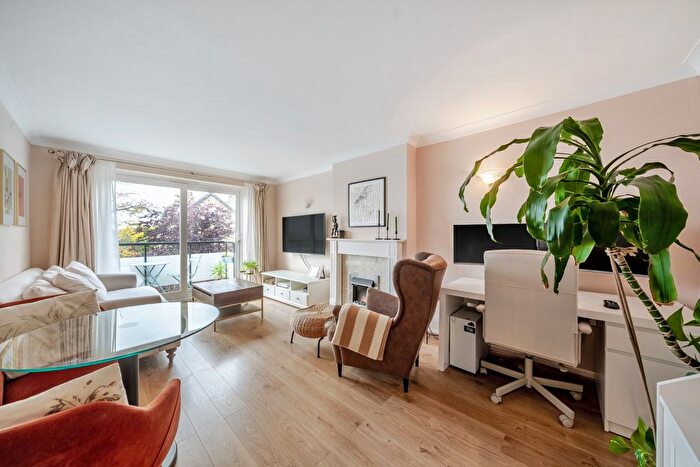 2 Bedroom Flat To Rent In Thornton Hill, London, SW19