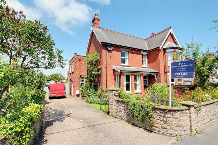 3 Bedroom Semi-Detached House For Sale In A Station Road, Alford, LN13