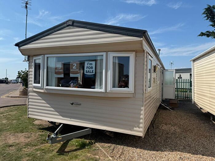 2 Bedroom Park Home For Sale In Hook Lane, Warsash, Southampton, SO31