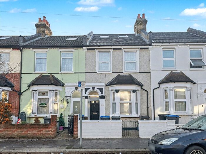 4 Bedroom Semi Detached House For Sale In Grasmere Road, London, SE25