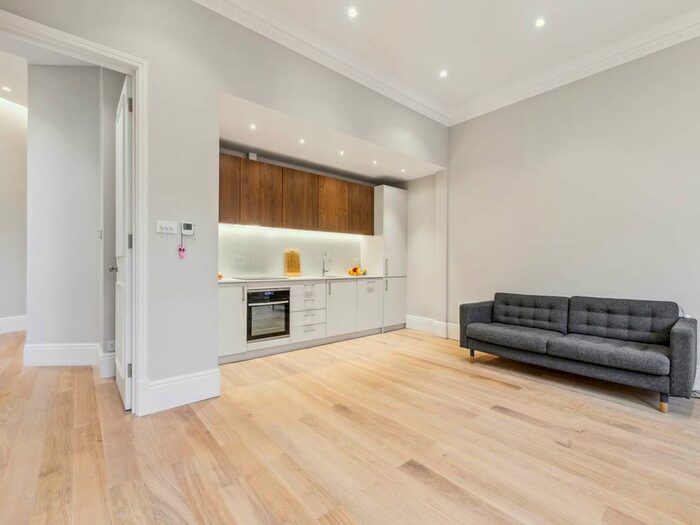 2 Bedroom Flat To Rent In Sloane Gardens, Chelsea, London, SW1W