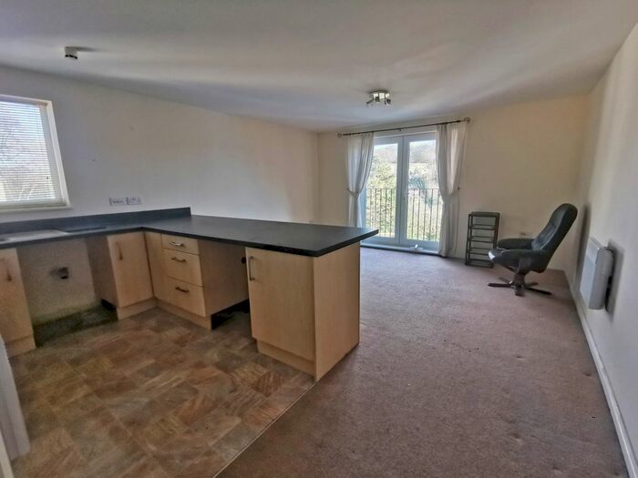 2 Bedroom Flat For Sale In Hall Street, Blackwood, NP12