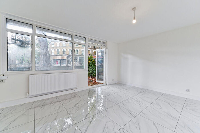 3 Bedroom Maisonette To Rent In Canonbury, London, N5
