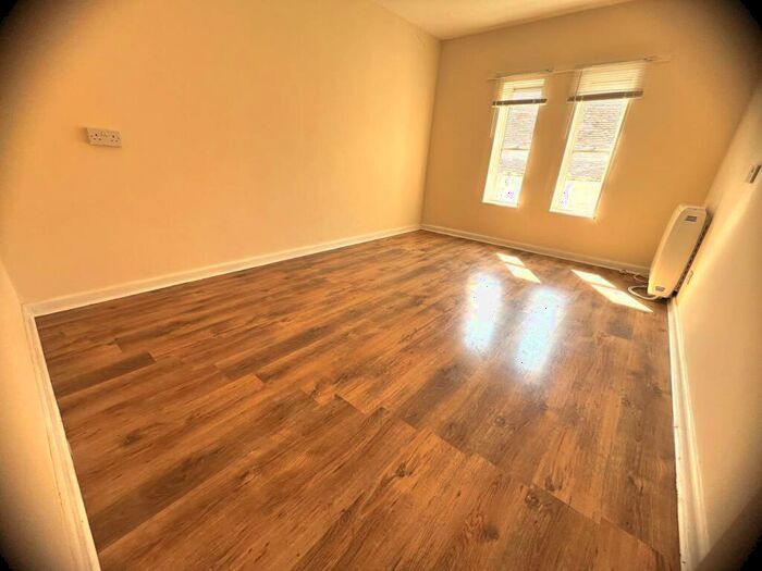 2 Bedroom Flat To Rent In St Peters Terrace, Shepton Mallet, BA4