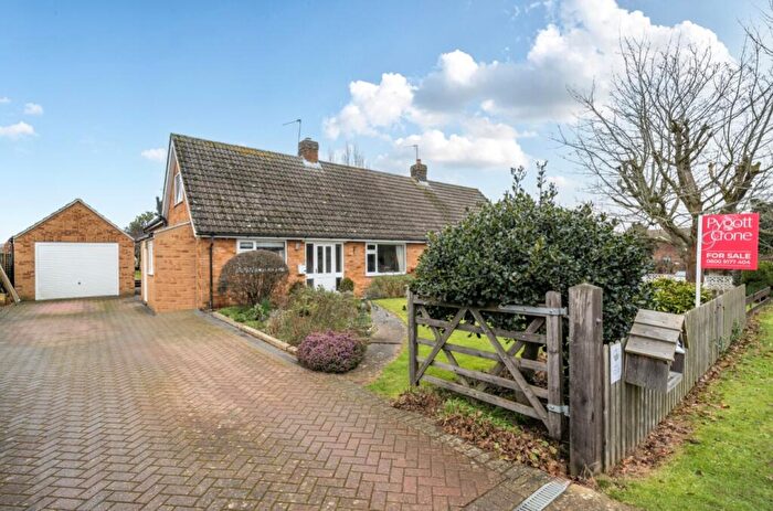 3 Bedroom Bungalow For Sale In Swine Hill, Harlaxton, NG32