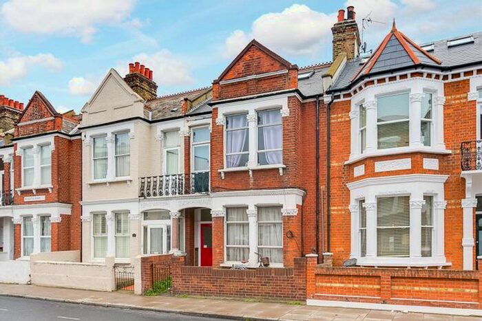 1 Bedroom Flat To Rent In Munster Road, Fulham, SW6