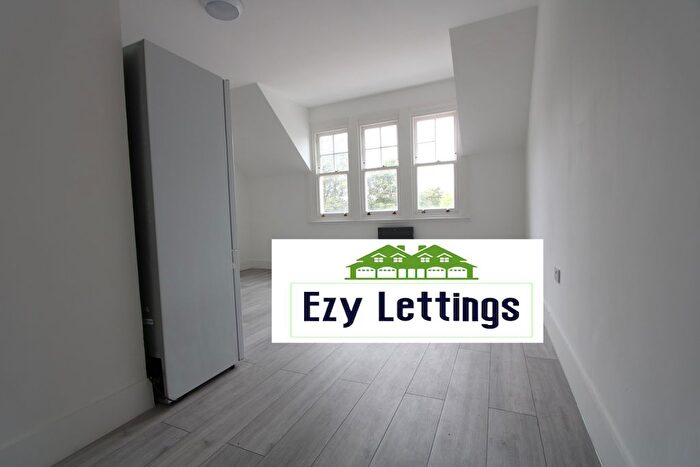4 Bedroom Flat To Rent In Nightingale Lane, London, SW12