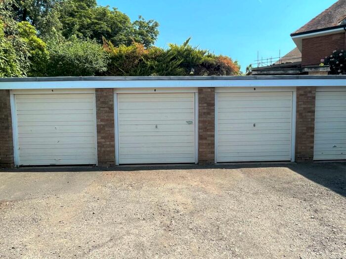 2 Bedroom Flat For Sale In Cranford Avenue, Exmouth, EX8