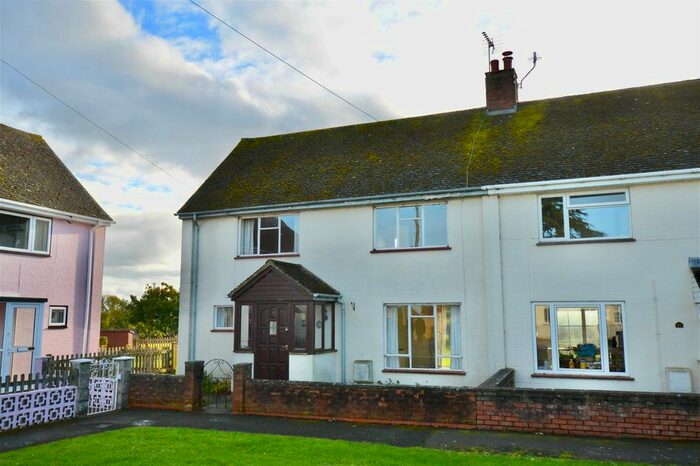 3 Bedroom Semi-Detached House For Sale In The Croft, Church Lench, WR11