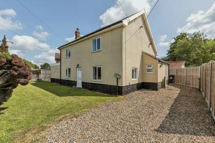 3 Bedroom Detached House For Sale In Chapel Street, Rockland St. Peter, Attleborough, NR17