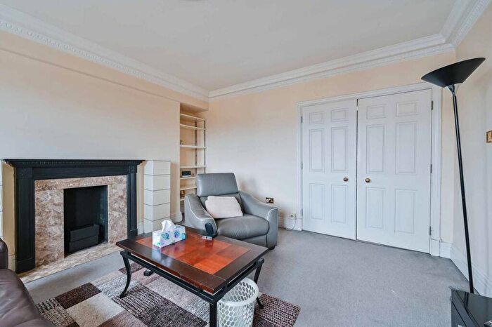 1 Bedroom Flat For Sale In Chiltern Court, Baker Street, London, NW1