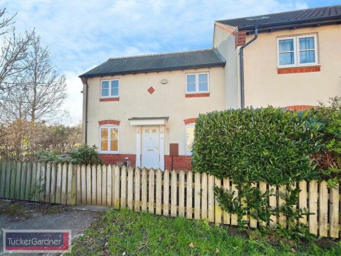 2 Bedroom Property To Rent In Elm Tree Close, Cambridge, CB23