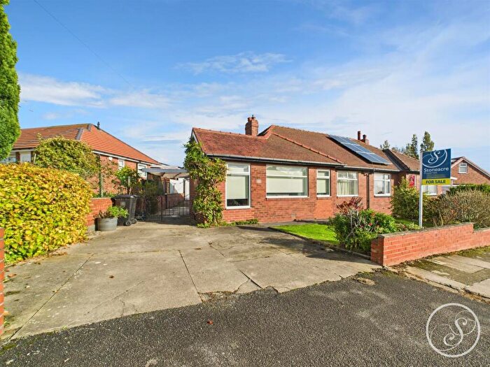 2 Bedroom Semi-Detached Bungalow For Sale In Pinfold Road, Leeds, LS15