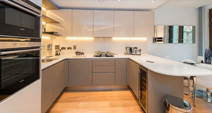 2 Bedroom Flat To Rent In Fetter Lane, London, EC4A