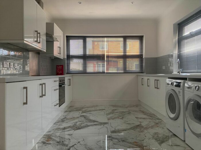 4 Bedroom Property To Rent In Caerphilly Road, Heath, Cardiff, CF14