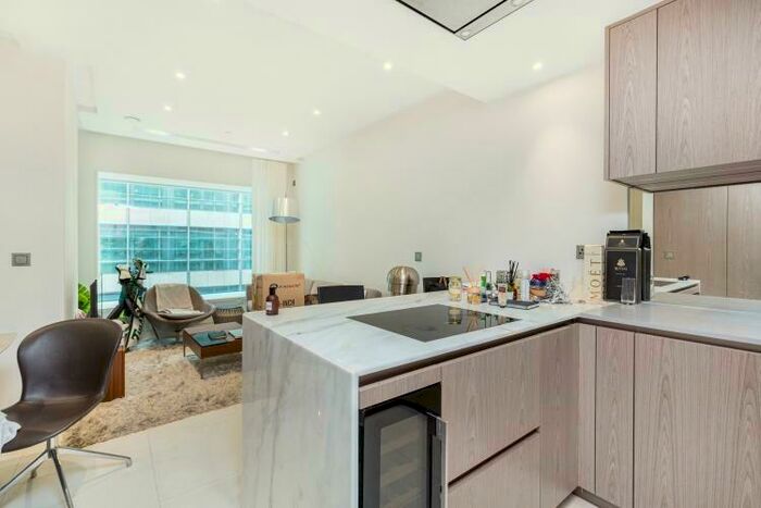 1 Bedroom Apartment To Rent In Sugar Quay, Landmark Place, City, EC3R