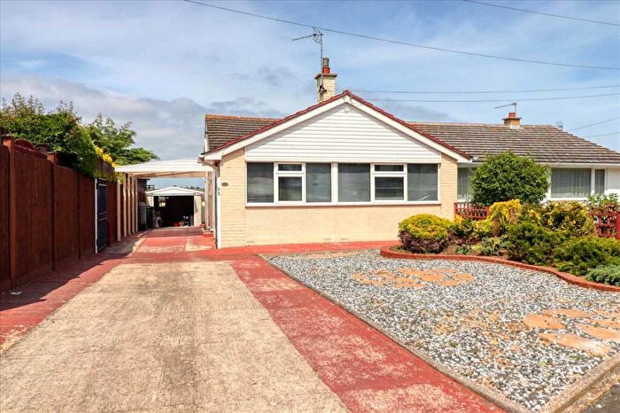 2 Bedroom Bungalow For Sale In Aylesbury Drive, Holland On Sea, CO15