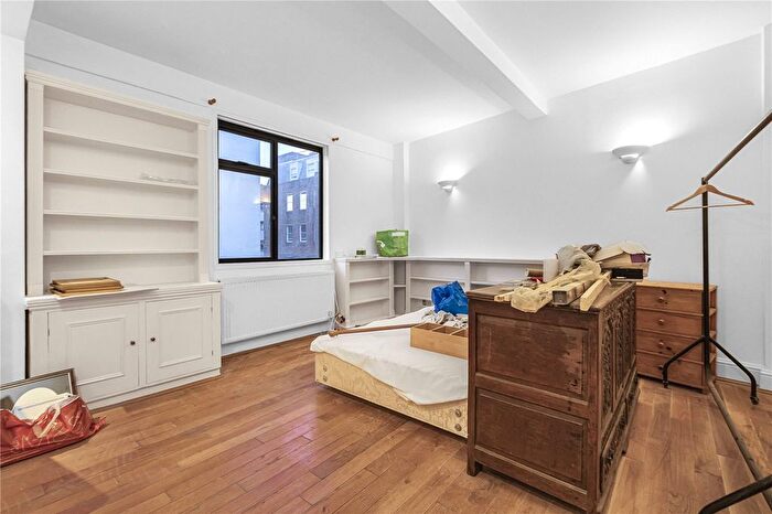 3 Bedroom Flat To Rent In Princeton Street, Bloomsbury, London, WC1R