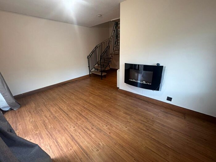 1 Bedroom End Of Terrace House To Rent In Waddington Court, HU5