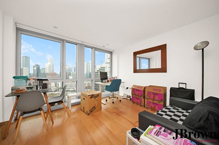 Studio To Rent In Ontario Tower, Fairmont Avenue, London, E14